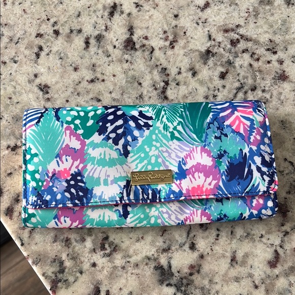 Lilly Pulitzer Handbags - Lilly Pulitzer Blue and Pink Clutch Vibrant Tropical Design